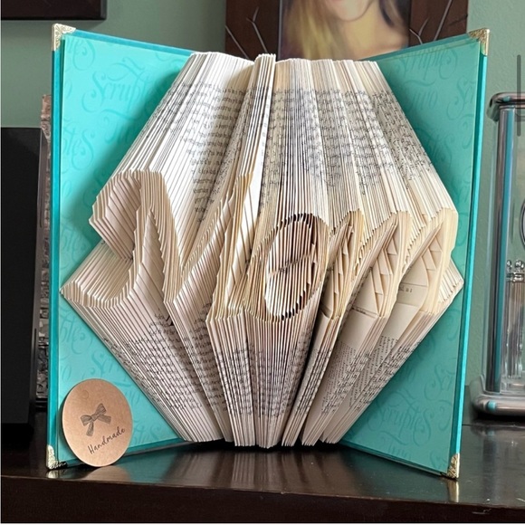 𝘾𝙪𝙨𝙩𝙤𝙢𝙞𝙯𝙚 𝙋𝙚𝙧𝙨𝙤𝙣𝙖𝙡𝙞𝙯𝙚 𝘽𝙤𝙤𝙠 𝙁𝙤𝙡𝙙𝙞𝙣𝙜 𝙂𝙞𝙛𝙩𝙨! 🎁 - Picture 3 of 16